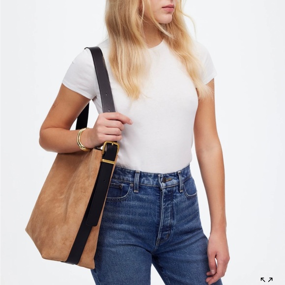 Madewell Handbags - Madewell essential bucket tote in cumin multi brand new never worn! Spring ready